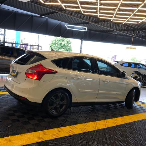 FORD Focus Hatch 1.6 16V 4P SE FLEX, Foto 4