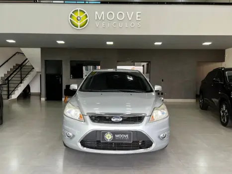 FORD Focus Hatch 1.6 4P GL, Foto 2