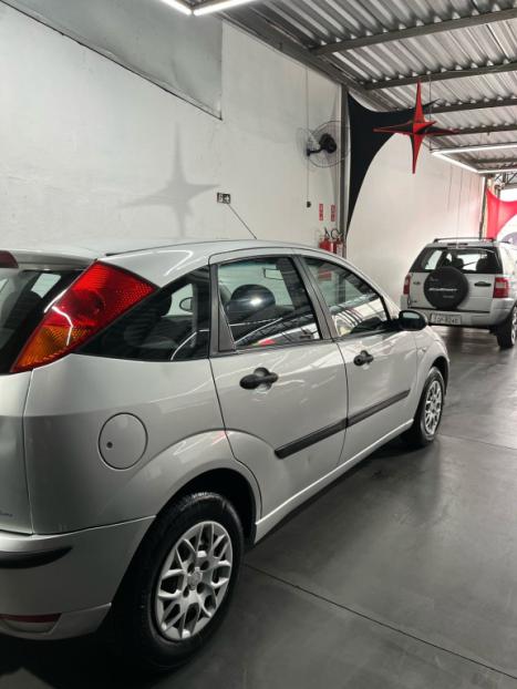 FORD Focus Hatch 1.6 16V 4P SE PLUS FLEX, Foto 4