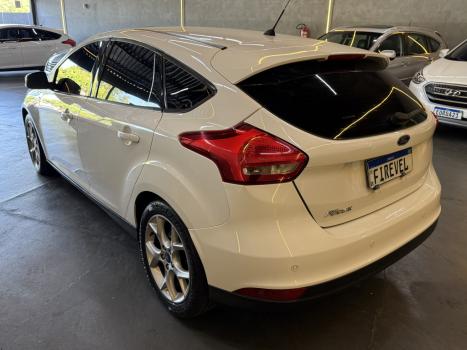 FORD Focus Hatch 1.6 16V 4P SE PLUS FLEX, Foto 4