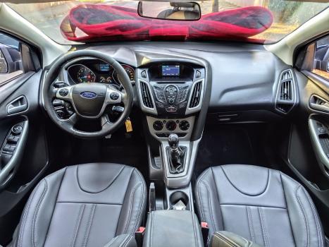 FORD Focus Hatch 1.6 4P, Foto 10