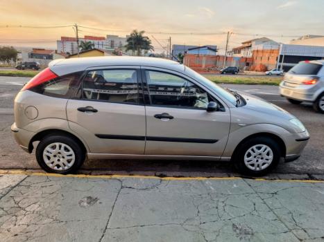FORD Focus Hatch 1.6 4P, Foto 2