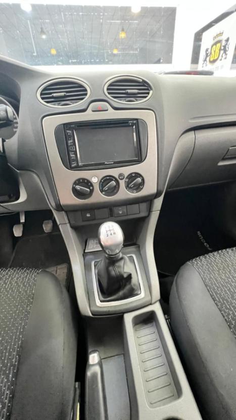 FORD Focus Hatch 1.6 4P GLX, Foto 17