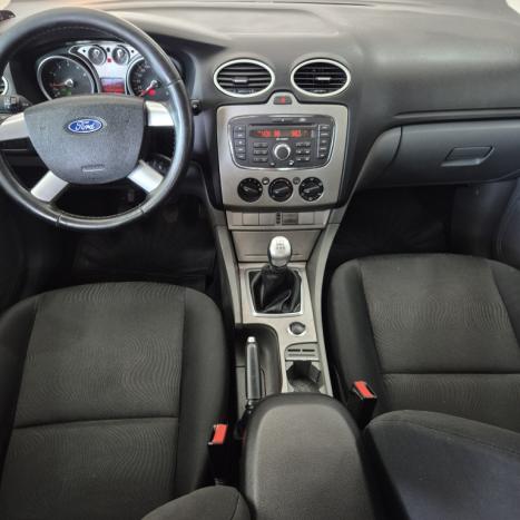 FORD Focus Hatch 1.6 4P GLX, Foto 8