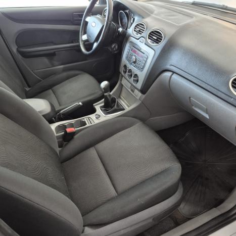 FORD Focus Hatch 1.6 4P GLX, Foto 9