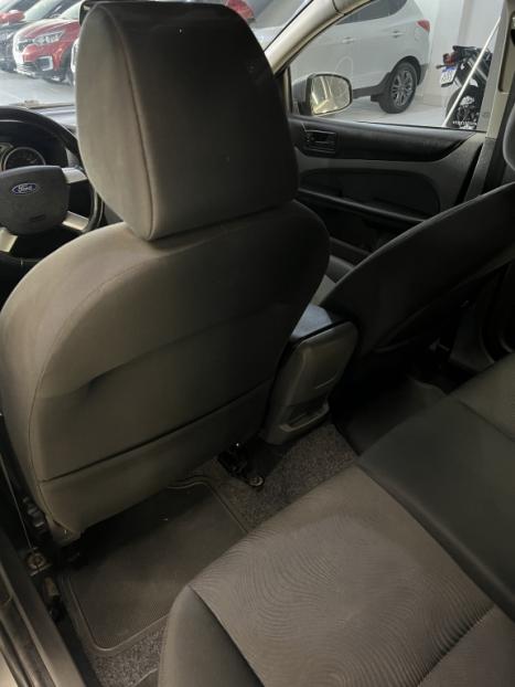 FORD Focus Hatch 1.6 16V 4P SE FLEX, Foto 6