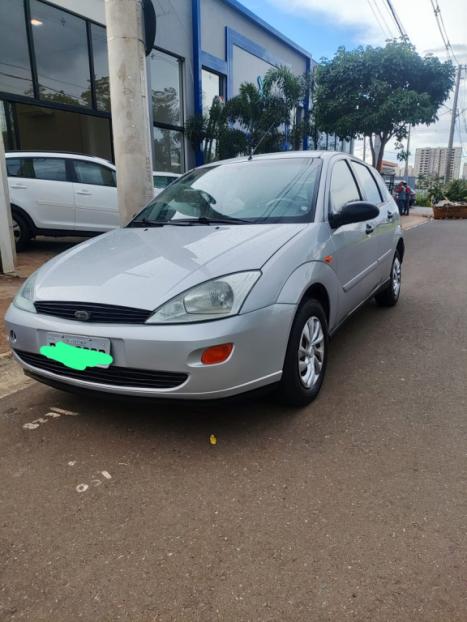 FORD Focus Hatch 1.8 16V 4P, Foto 3