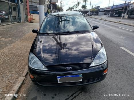 FORD Focus Hatch 1.8 16V 4P, Foto 2