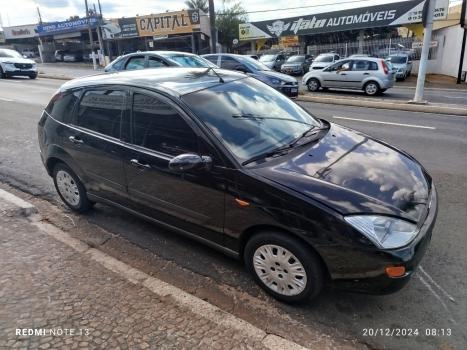 FORD Focus Hatch 1.8 16V 4P, Foto 3