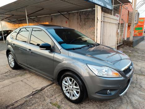 FORD Focus Hatch 2.0 16V 4P GHIA AUTOMTICO, Foto 4