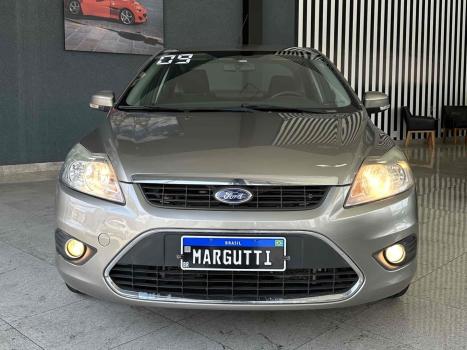 FORD Focus Hatch 2.0 16V 4P GLX, Foto 2