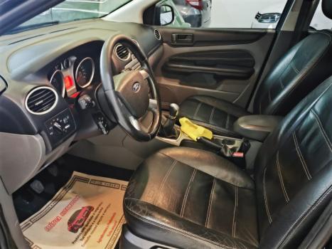 FORD Focus Hatch 2.0 16V 4P GLX, Foto 5