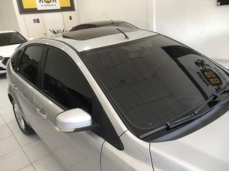 FORD Focus Hatch 2.0 16V 4P GHIA AUTOMTICO, Foto 4