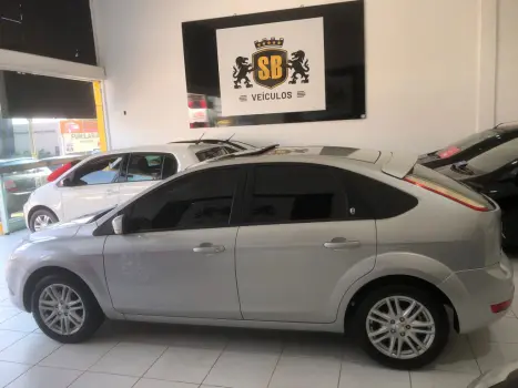 FORD Focus Hatch 2.0 16V 4P GHIA AUTOMTICO, Foto 10