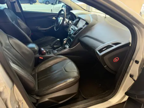 FORD Focus Hatch 2.0 16V 4P FLEX TITANIUM POWERSHIFT AUTOMTICO, Foto 9