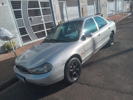 FORD Mondeo 2.0 16V CLX 4P, Foto 1