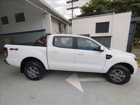 FORD Ranger 2.2 16V XLS DIESEL 4X4 CABINE DUPLA AUTOMTICO, Foto 4