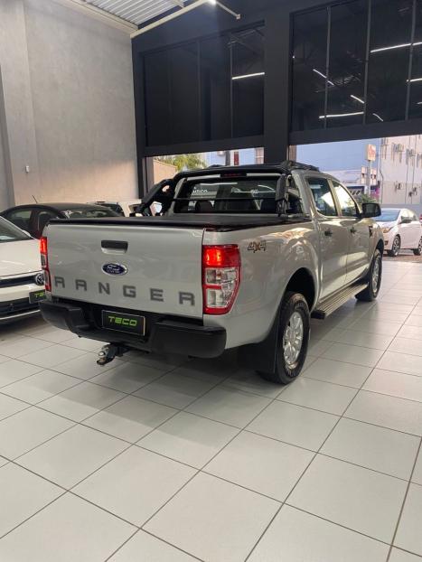 FORD Ranger 2.2 16V 4X4 XL DIESEL CABINE DUPLA, Foto 4
