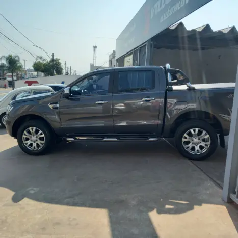 FORD Ranger 3.2 20V XLT 4X4 CABINE DUPLA TURBO DIESEL AUTOMTICO, Foto 4