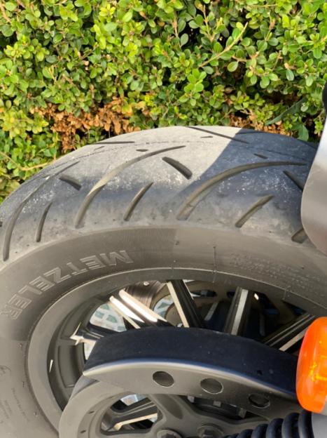 HARLEY DAVIDSON Sportster XL 883 CUSTOM, Foto 3