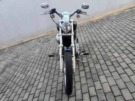 HARLEY DAVIDSON Sportster XL 883 CUSTOM, Foto 3