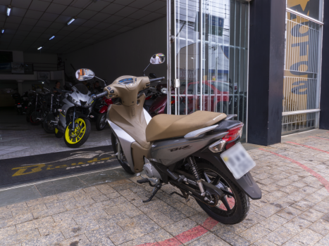 HONDA Biz 125 +, Foto 6