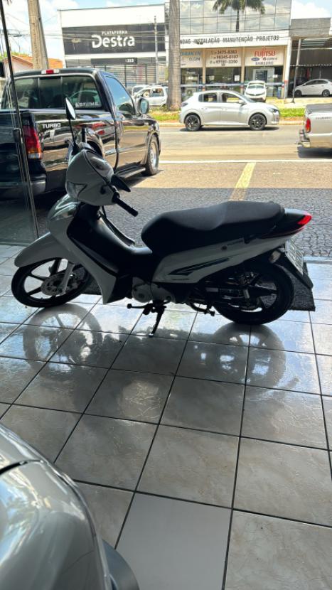 HONDA Biz 125 EX, Foto 3