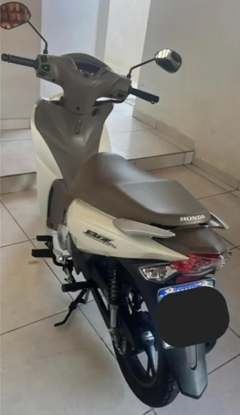 HONDA Biz 125 EX, Foto 4