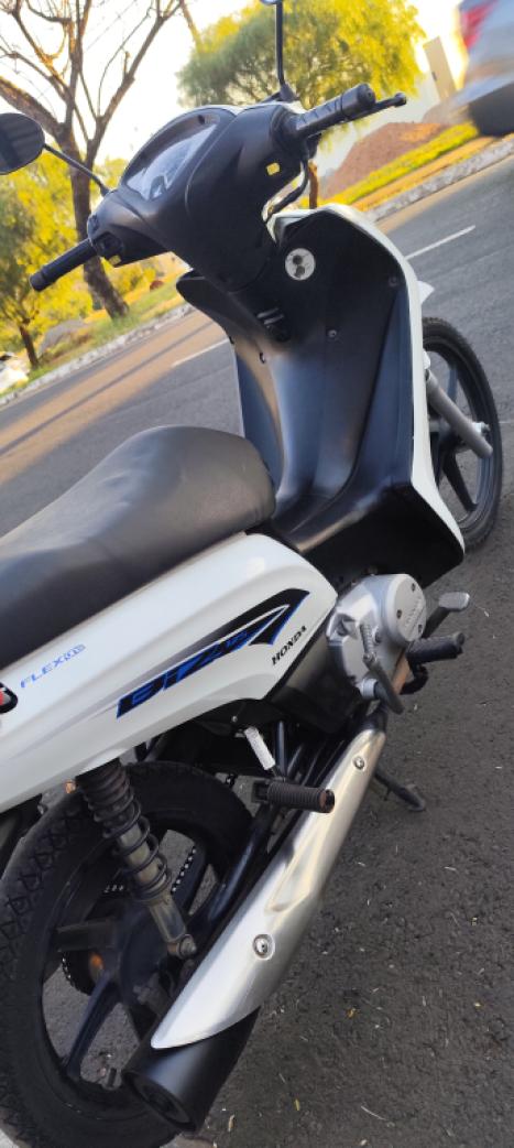HONDA Biz 125 EX, Foto 2
