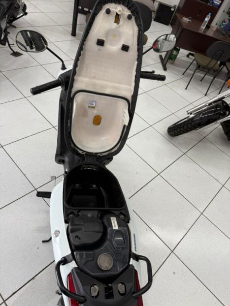 HONDA Biz 125 EX, Foto 8