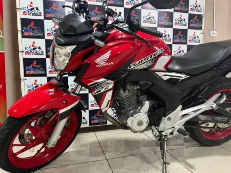 HONDA CB 250 F Twister , Foto 4