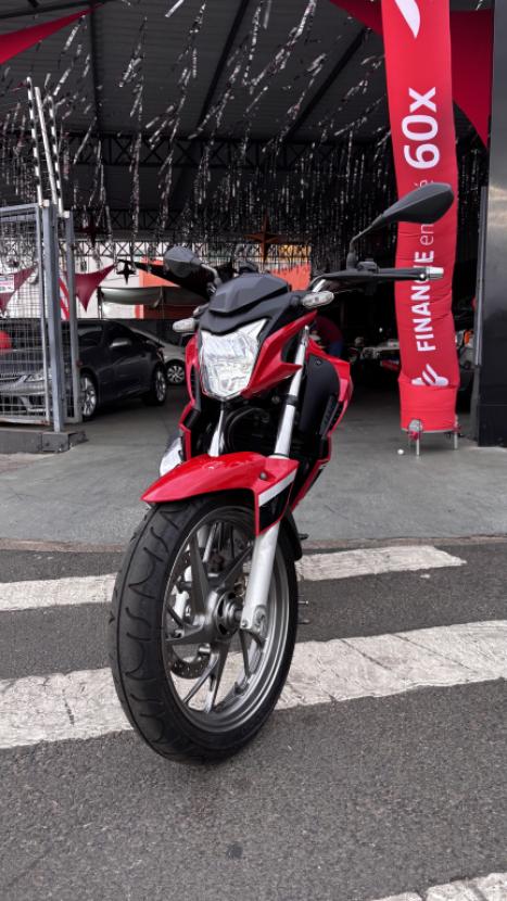 HONDA CB 250 F Twister , Foto 3