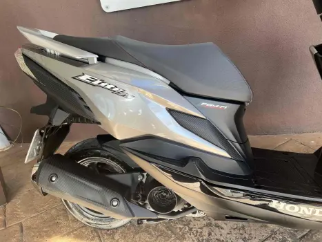HONDA Elite 125 , Foto 2