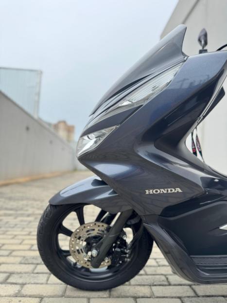 HONDA PCX 150 DLX, Foto 2