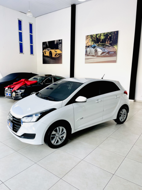 HYUNDAI HB 20 Hatch 1.6 16V 4P FLEX COMFORT PLUS AUTOMTICO, Foto 4