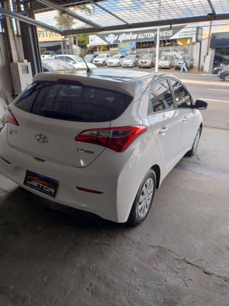 HYUNDAI HB 20 Hatch 1.6 16V 4P FLEX COMFORT, Foto 4