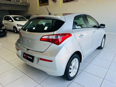 HYUNDAI HB 20 Hatch 1.6 16V 4P FLEX COMFORT PLUS, Foto 9