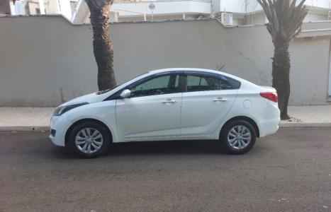 HYUNDAI HB 20 Sedan 1.0 12V 4P FLEX COMFORT PLUS, Foto 4