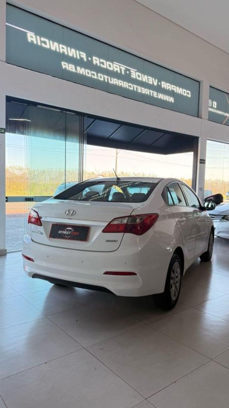 HYUNDAI HB 20 Sedan 1.0 12V 4P FLEX COMFORT PLUS, Foto 4