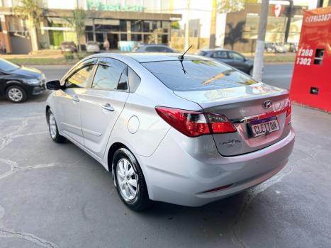 HYUNDAI HB 20 Sedan 1.0 12V 4P FLEX COMFORT STYLE, Foto 3