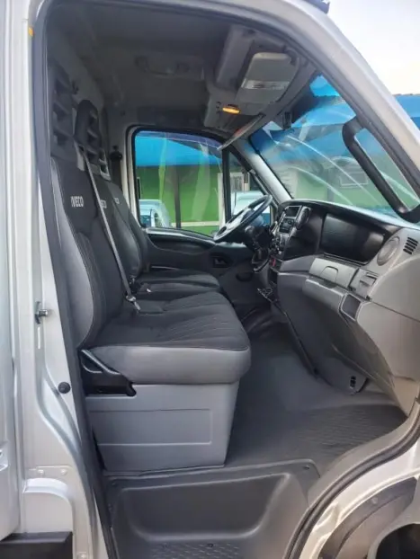 IVECO Daily 35S14 DIESEL CHASSI CABINE TURBO INTERCOOLER, Foto 2