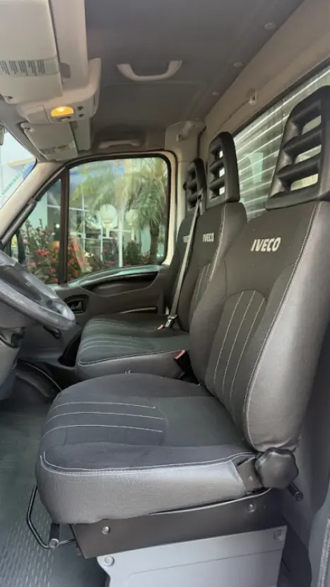 IVECO Daily 35S14 DIESEL CHASSI CABINE TURBO INTERCOOLER, Foto 8