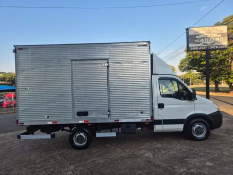 IVECO Daily 35S14 DIESEL CHASSI CABINE TURBO INTERCOOLER, Foto 6