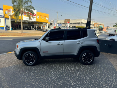 JEEP Renegade 2.0 16V 4P TURBO DIESEL TRAILHAWK 4X4 AUTOMTICO, Foto 4