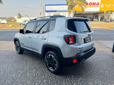 JEEP Renegade 2.0 16V 4P TURBO DIESEL TRAILHAWK 4X4 AUTOMTICO, Foto 6