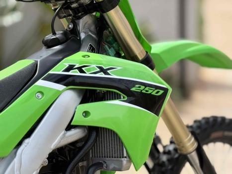 KAWASAKI KX 250 F , Foto 4