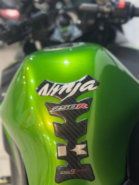 KAWASAKI Ninja 250 R, Foto 12