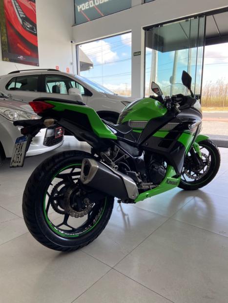 KAWASAKI Ninja 300 ABS, Foto 4