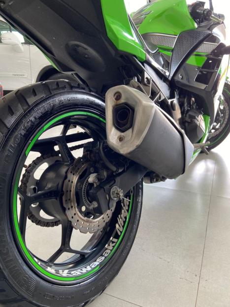 KAWASAKI Ninja 300 ABS, Foto 10