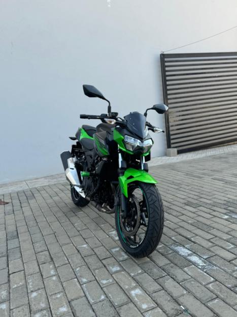 KAWASAKI Z 400 ABS, Foto 7